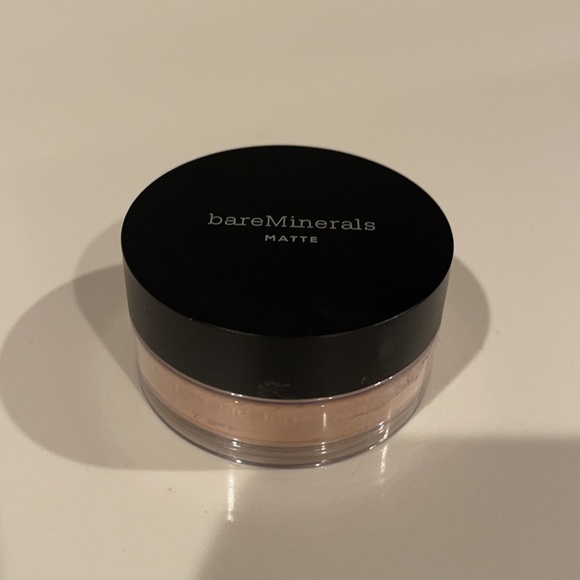BareMinerals Matte Fair 01 - Picture 5 of 6